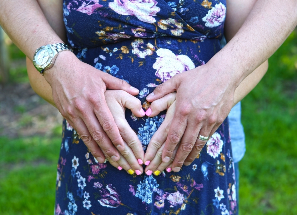 Maternity Shoot Services in Agra and Lucknow